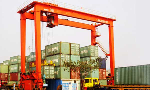 RTG/Rubber-tired Container Gantry Crane 3